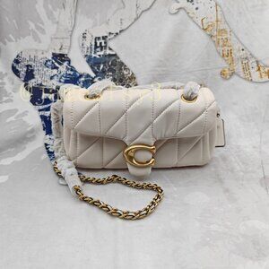😻😻Coach Tabby Shoulder Bag 20 With Pillow Quilting white